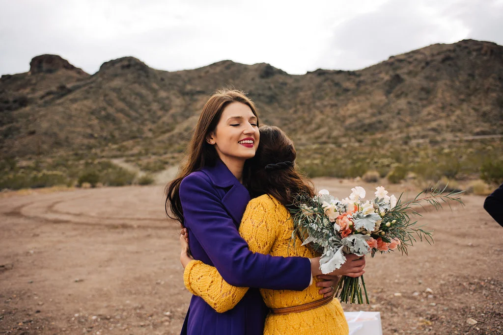 las vegas elopement, flora pop elopement, rainy day wedding, wedding, rainy day, wedding inspiration, desert elopement, lithuanian bride, military groom, las vegas elopement, 