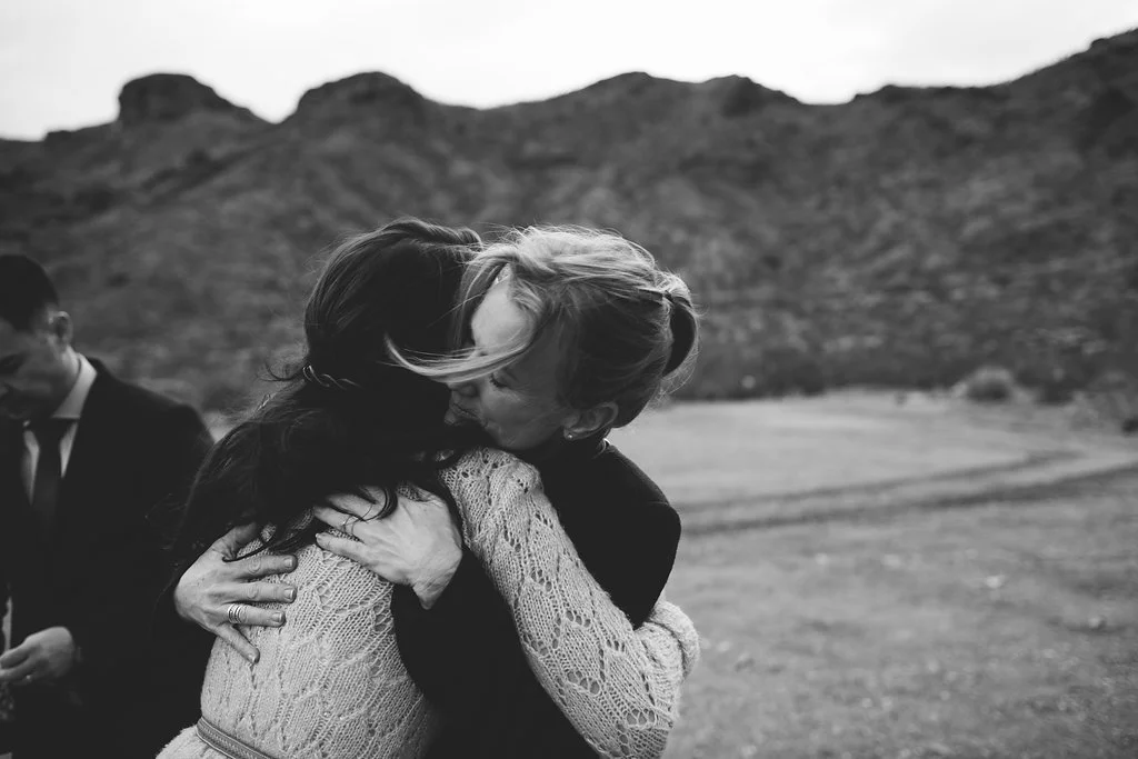 las vegas elopement, flora pop elopement, rainy day wedding, wedding, rainy day, wedding inspiration, desert elopement, lithuanian bride, military groom, las vegas elopement, 