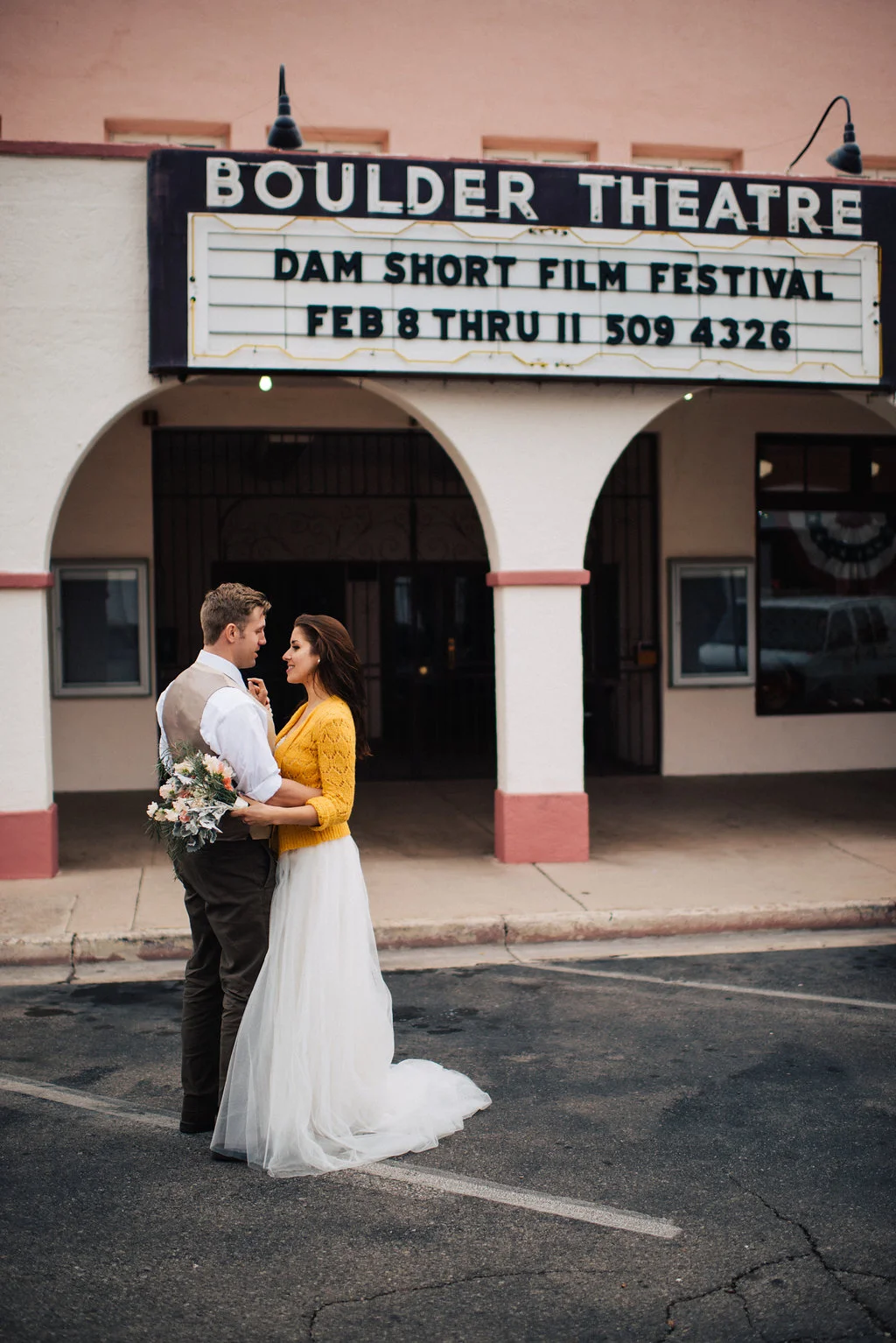las vegas elopement, flora pop elopement, rainy day wedding, wedding, rainy day, wedding inspiration, desert elopement, lithuanian bride, military groom, las vegas elopement, 