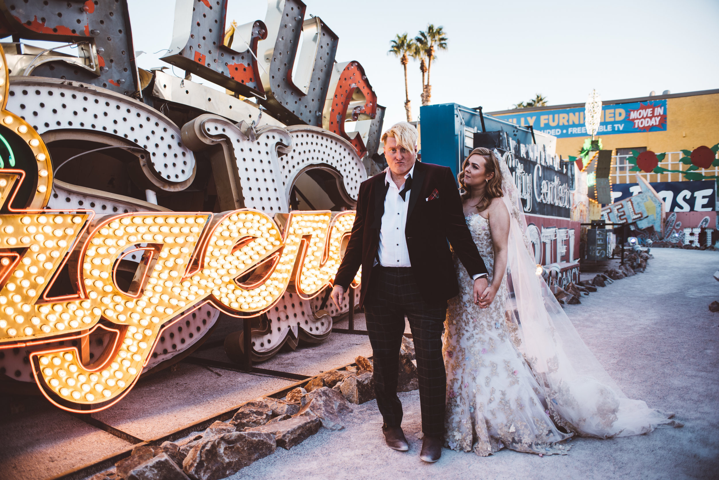NEIL AND MEL / neon museum elopement