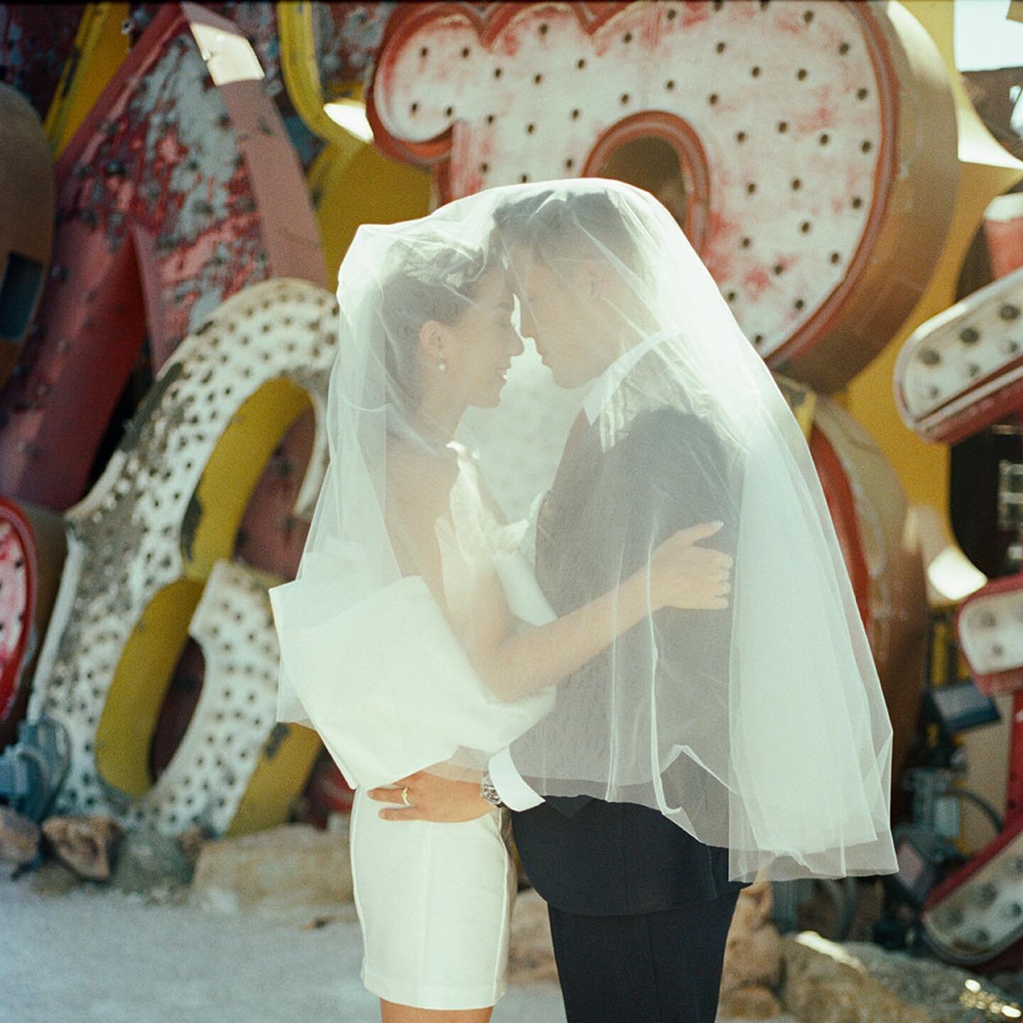 🌈 🤍🌈

#35mm #35mmfilm #weddingfilmphotographer #filmfeed #canonae1 #portra400 #filmphotography #elope