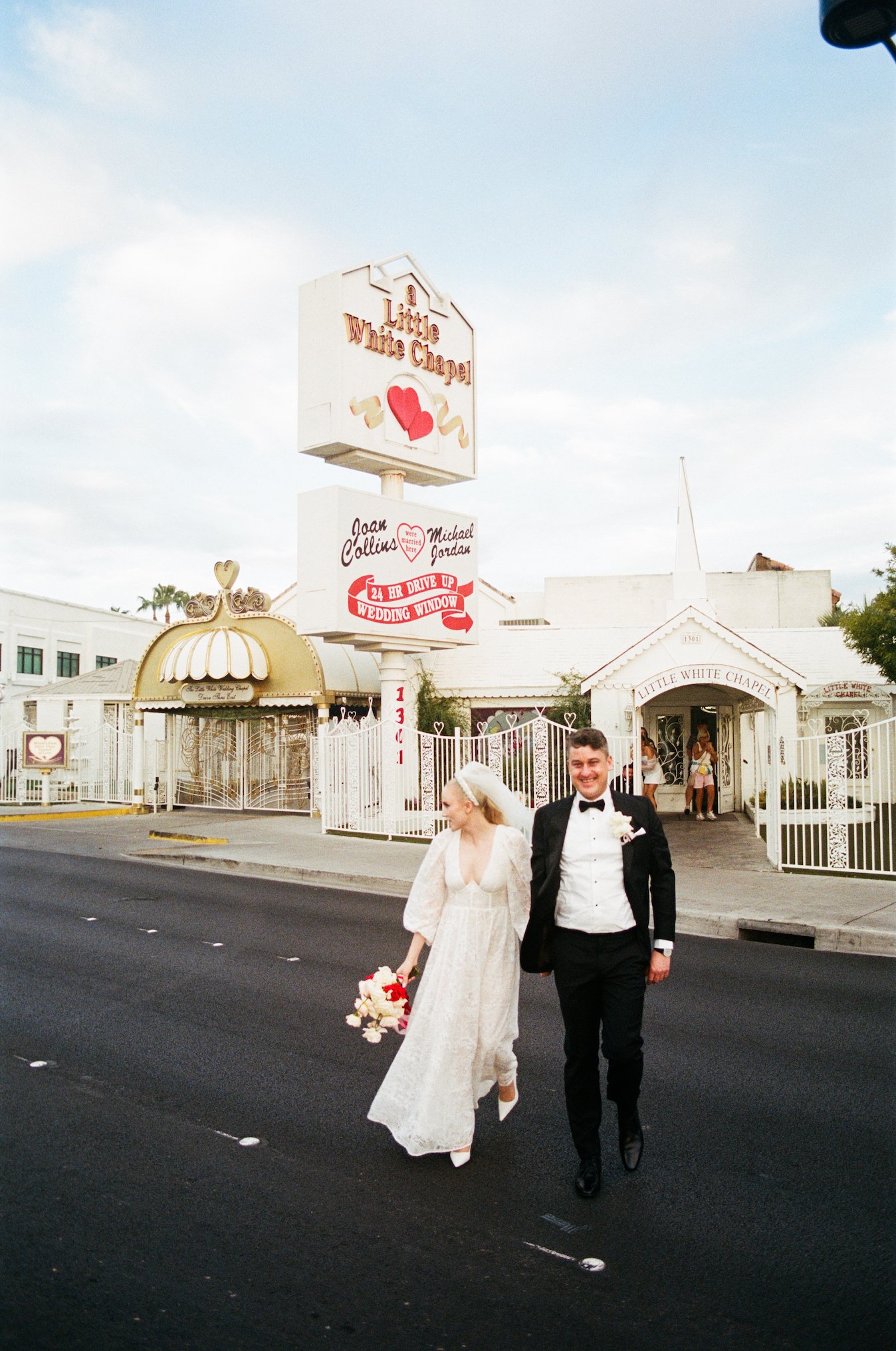 35MM FILM PHOTOGRAPHY WEDDING ELOPEMENT SURE THING CHAPEL LAS VEGAS-175 copy.jpg