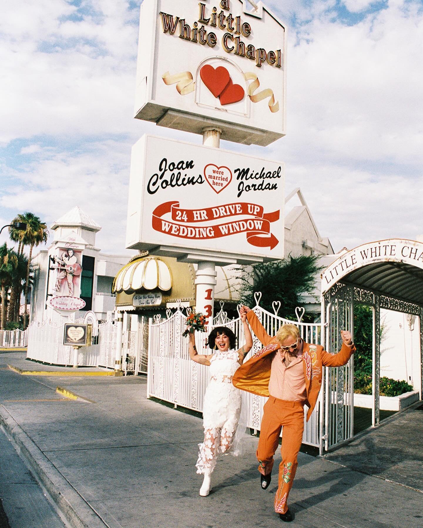 Welcome again! I&rsquo;m Ashley! SHOOT WITH ME! A series put on by @indiefilmlab 
I&rsquo;m sharing two &ldquo;true elopements&rdquo; to showcase the color on film and to showcase two true elopements where I&rsquo;m their witness 💕 color is my passi