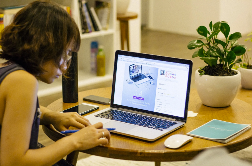 woman on laptop.png