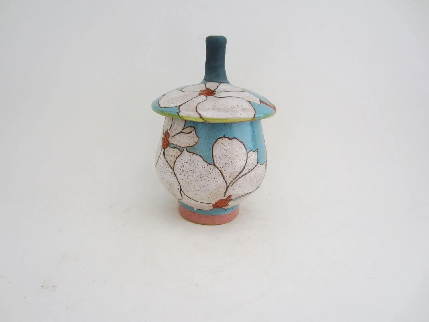 Magnolia Covered Tea Bowl (tiffany blue)