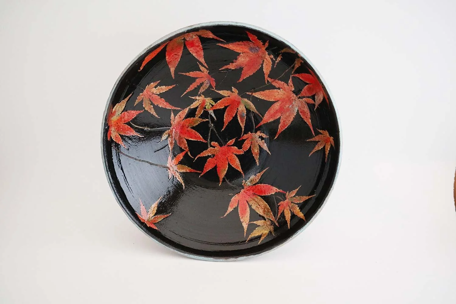 Maple Medium Serving Bowl (black)