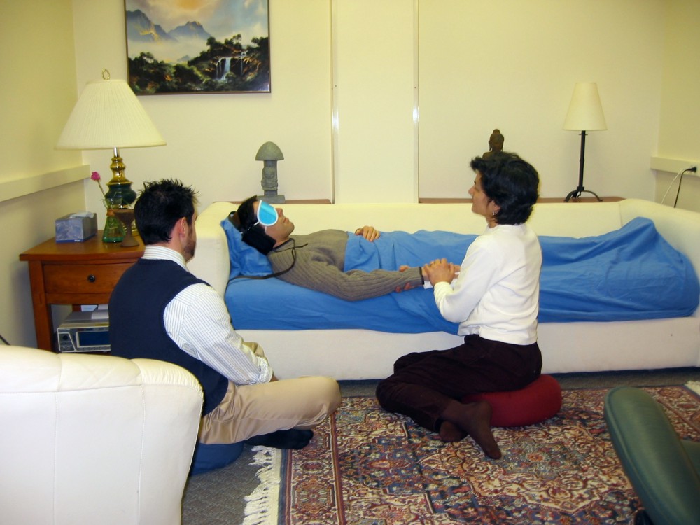 A psilocybin study session at Johns Hopkins. (Wikimedia)