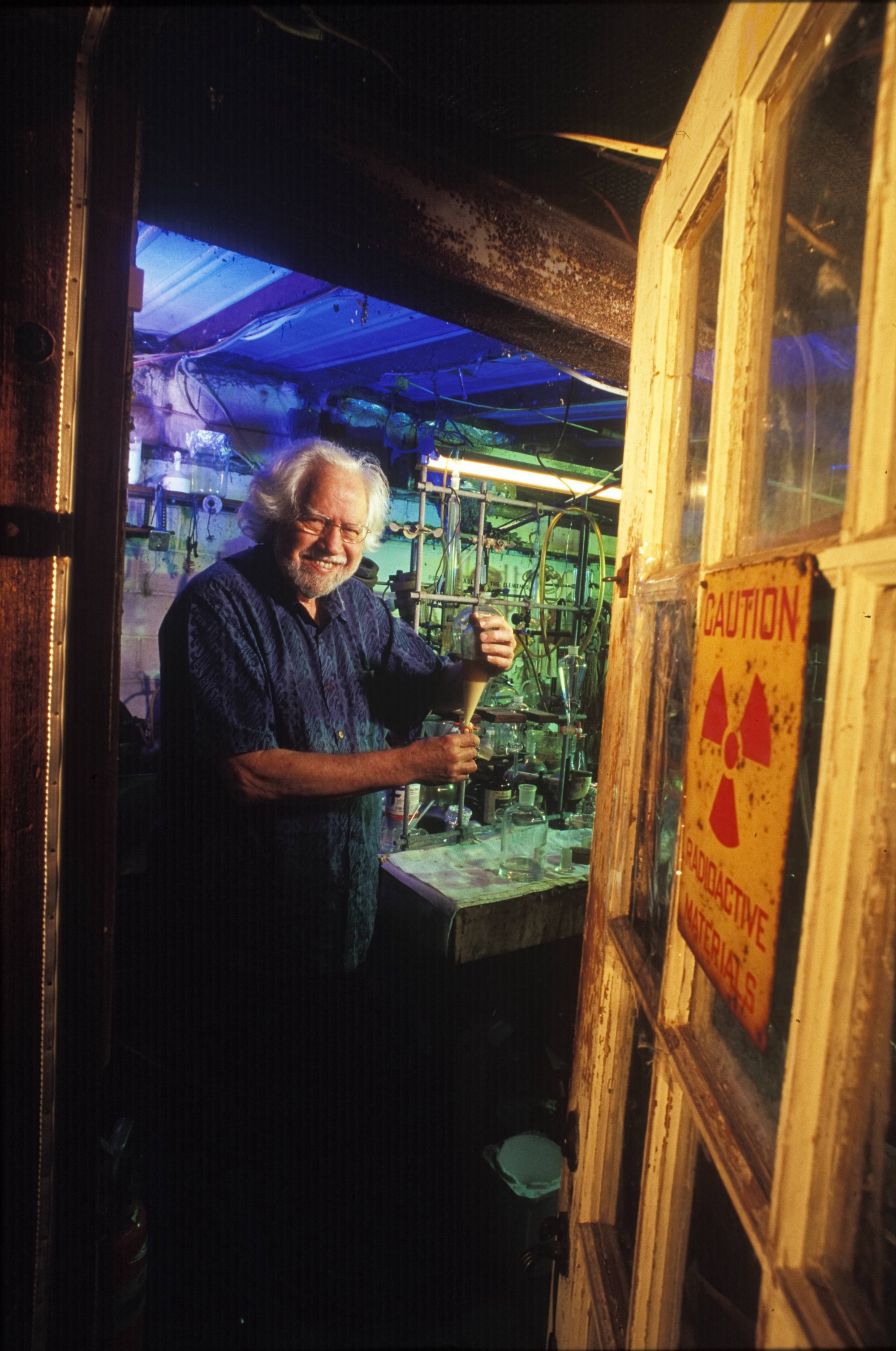 This genius chemist spent 50 years creating psychedelic drugs in his home lab…for a good cause