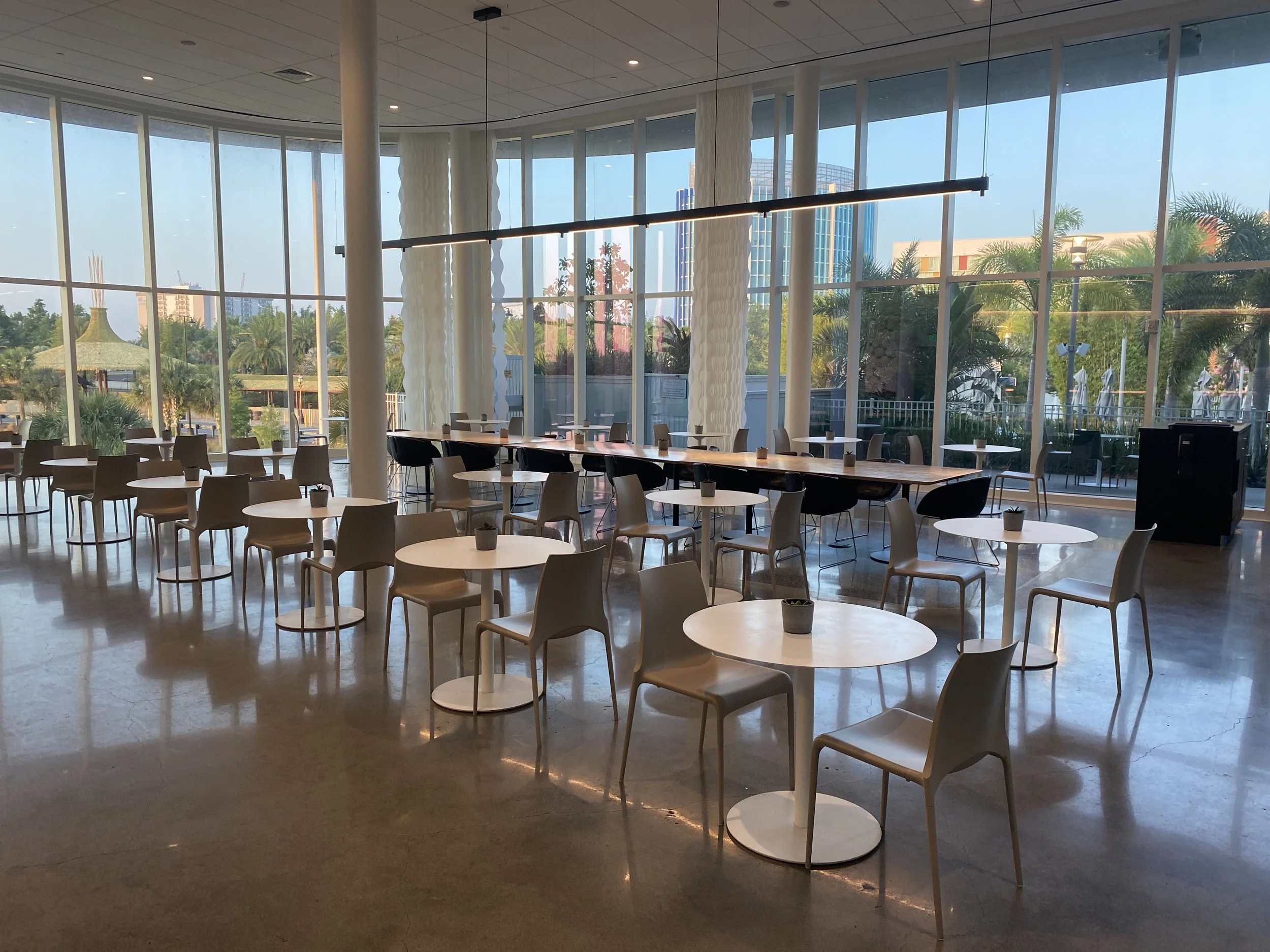  There are four stations that make up  Urban Pantry , Aventura’s food court.  Each has a unique theme inspired by Asian and European food halls. 