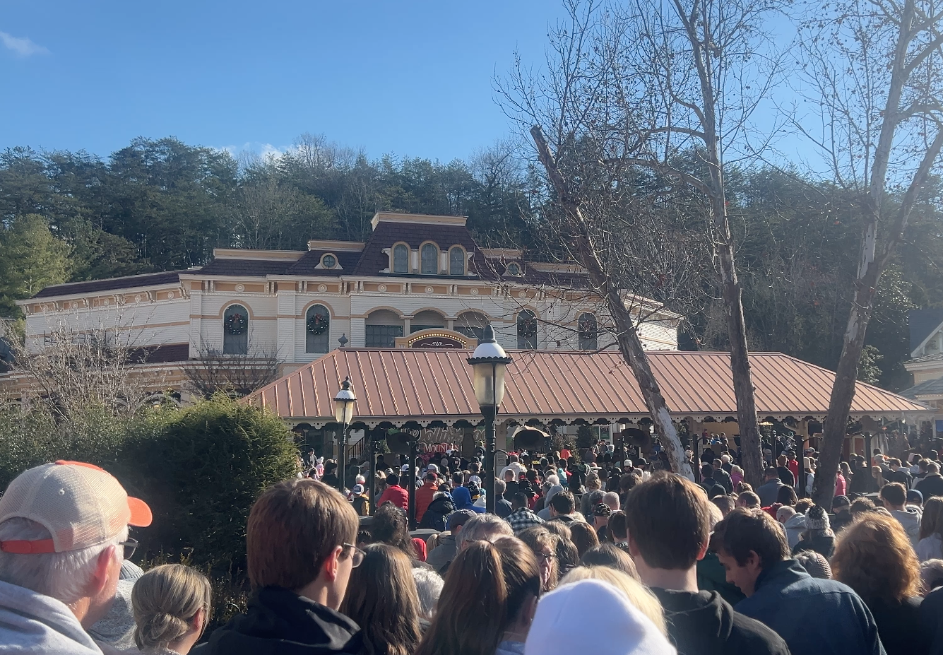 Dollywood park entrance at christmas