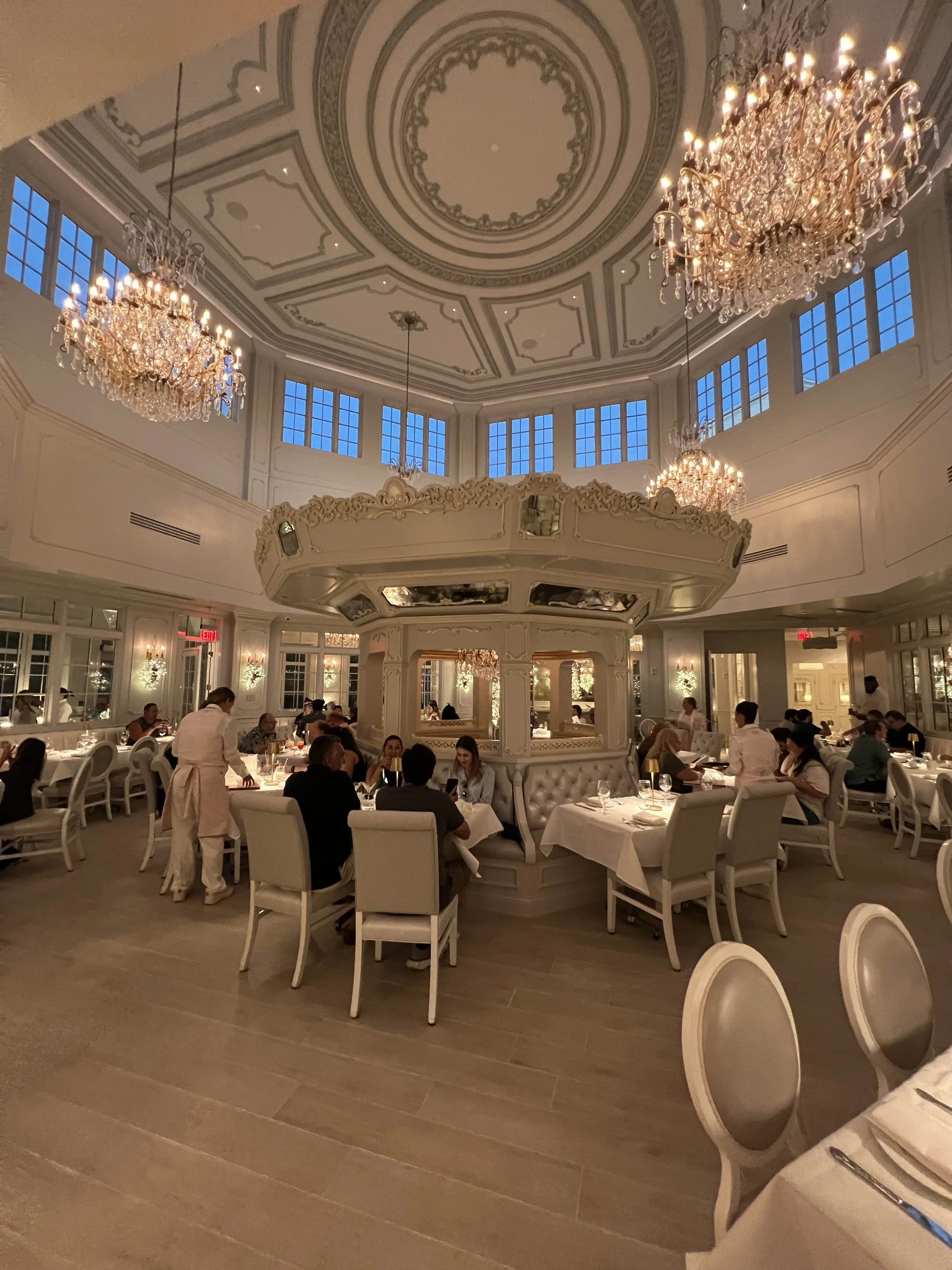 cake bake shop restaurant at disney world