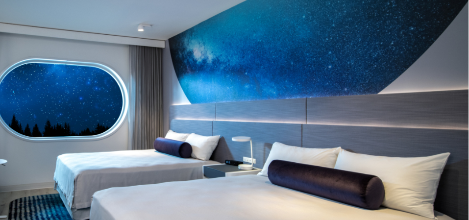 terra-luna-room-universal