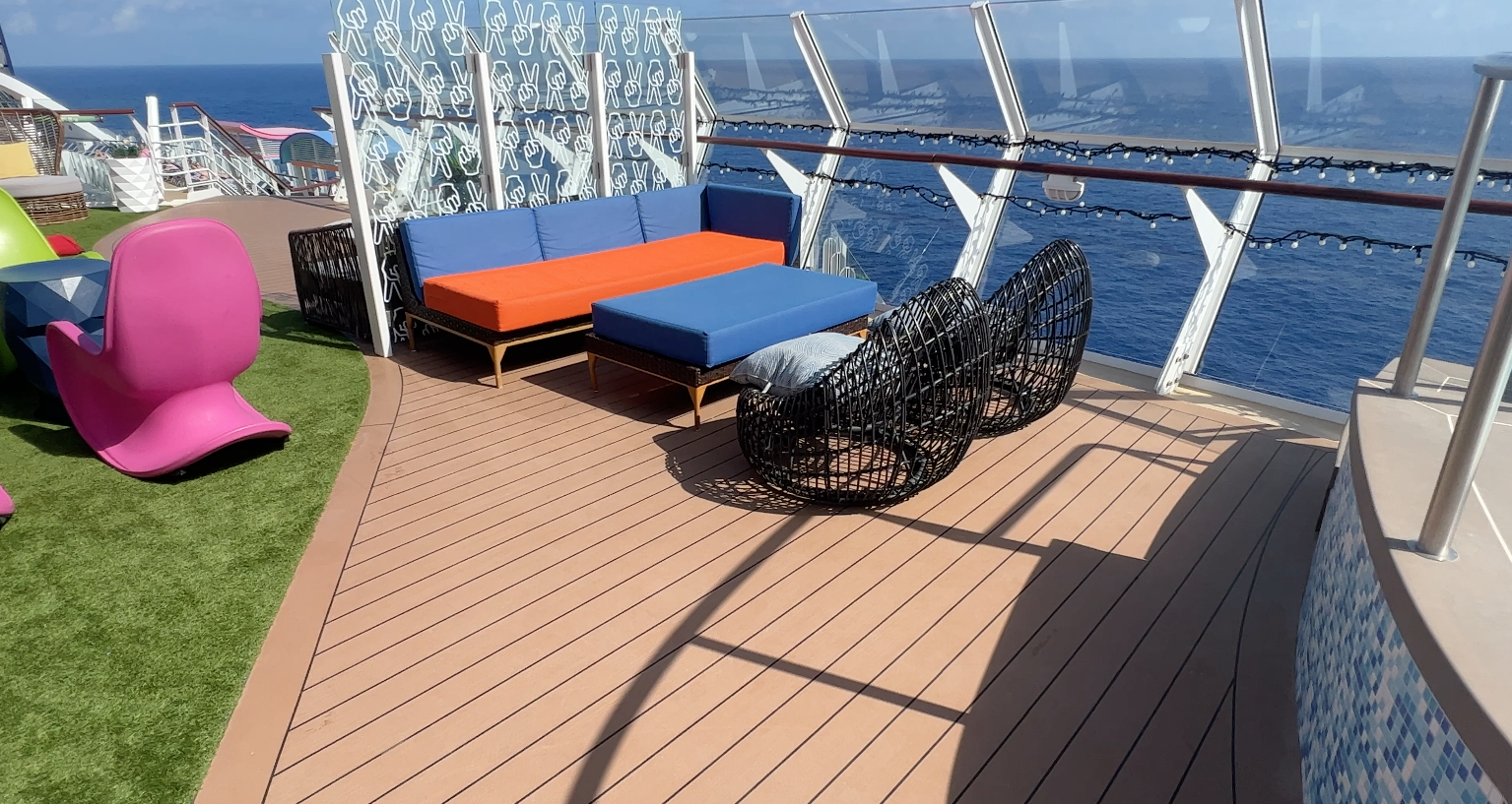 Wonder of the Seas - Teen Club