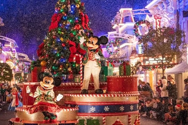 Mickey’s Once Upon a Christmas Parade 