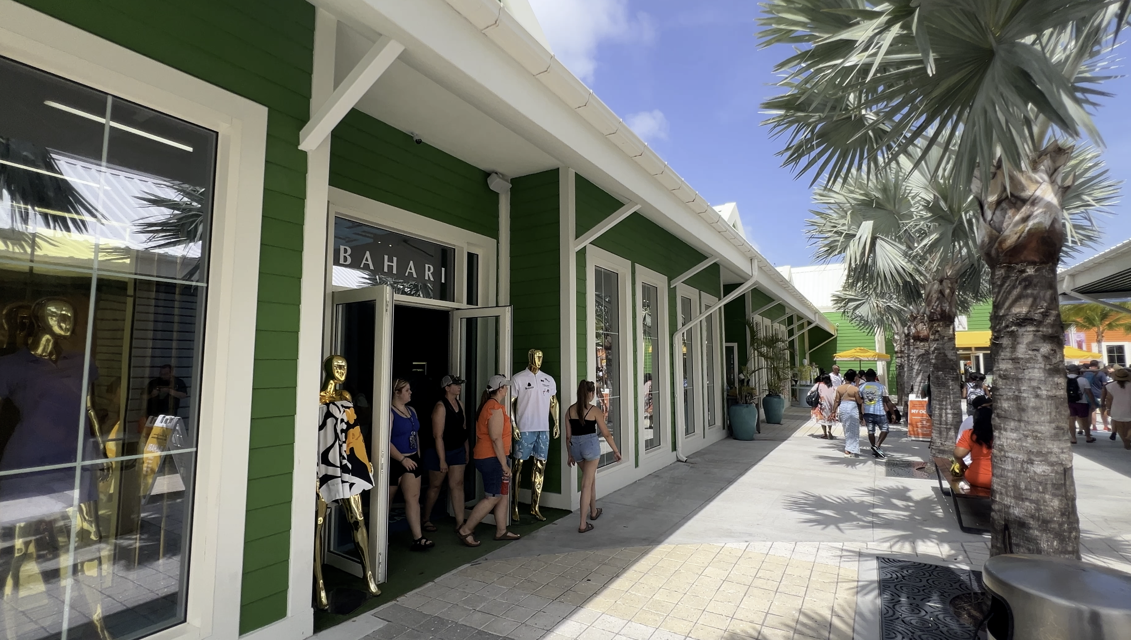 People shopping at the port marketpalace in nassau