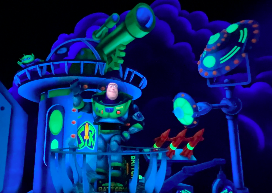 buzz-lightyear-spin-magic-kingdom