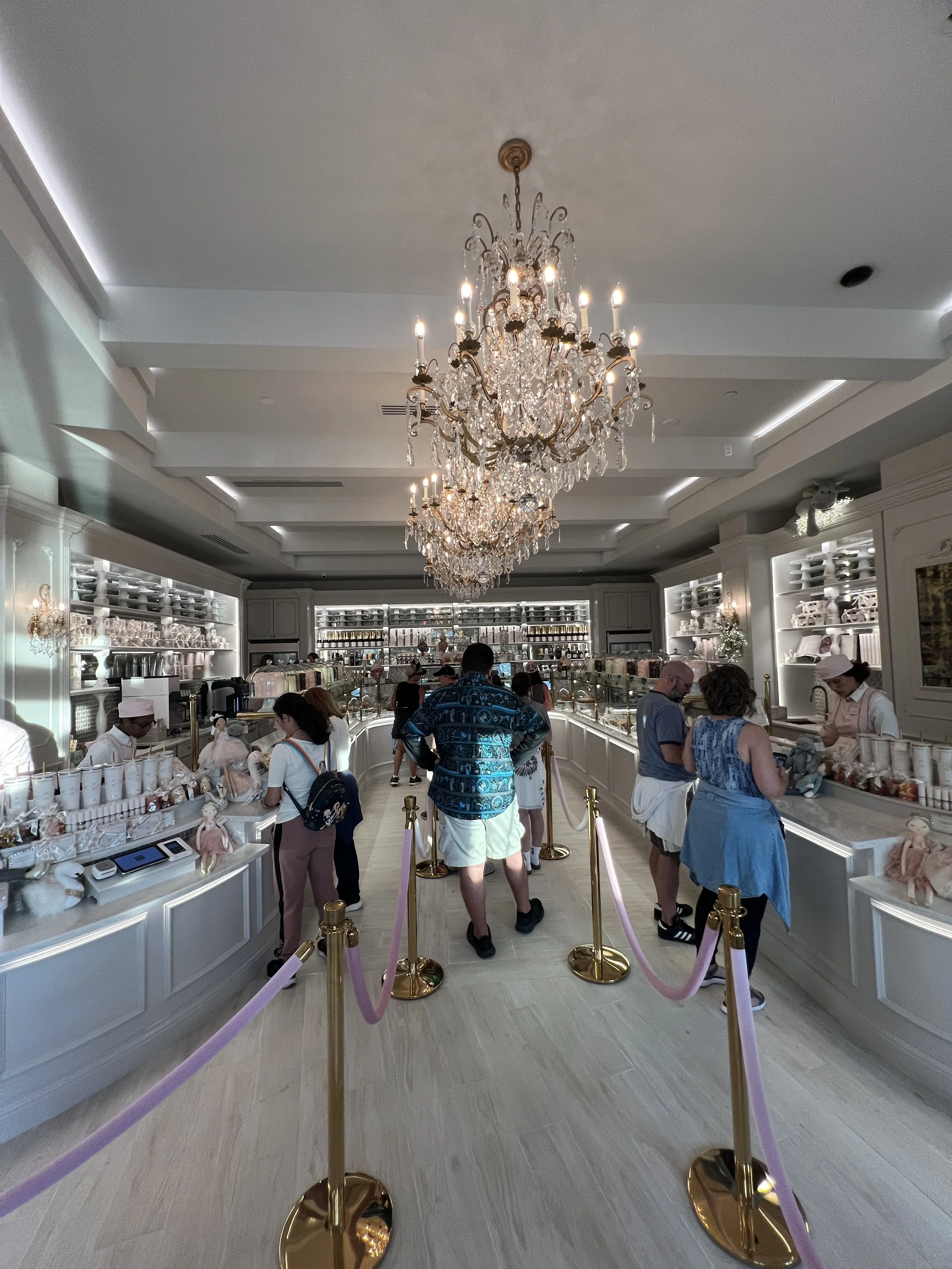 inside the cake bake shop in orlando, disney world.