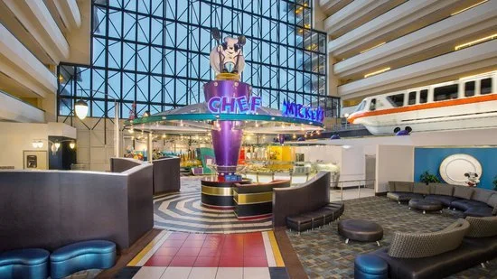 Making dining reservations at Chef Mickeys
