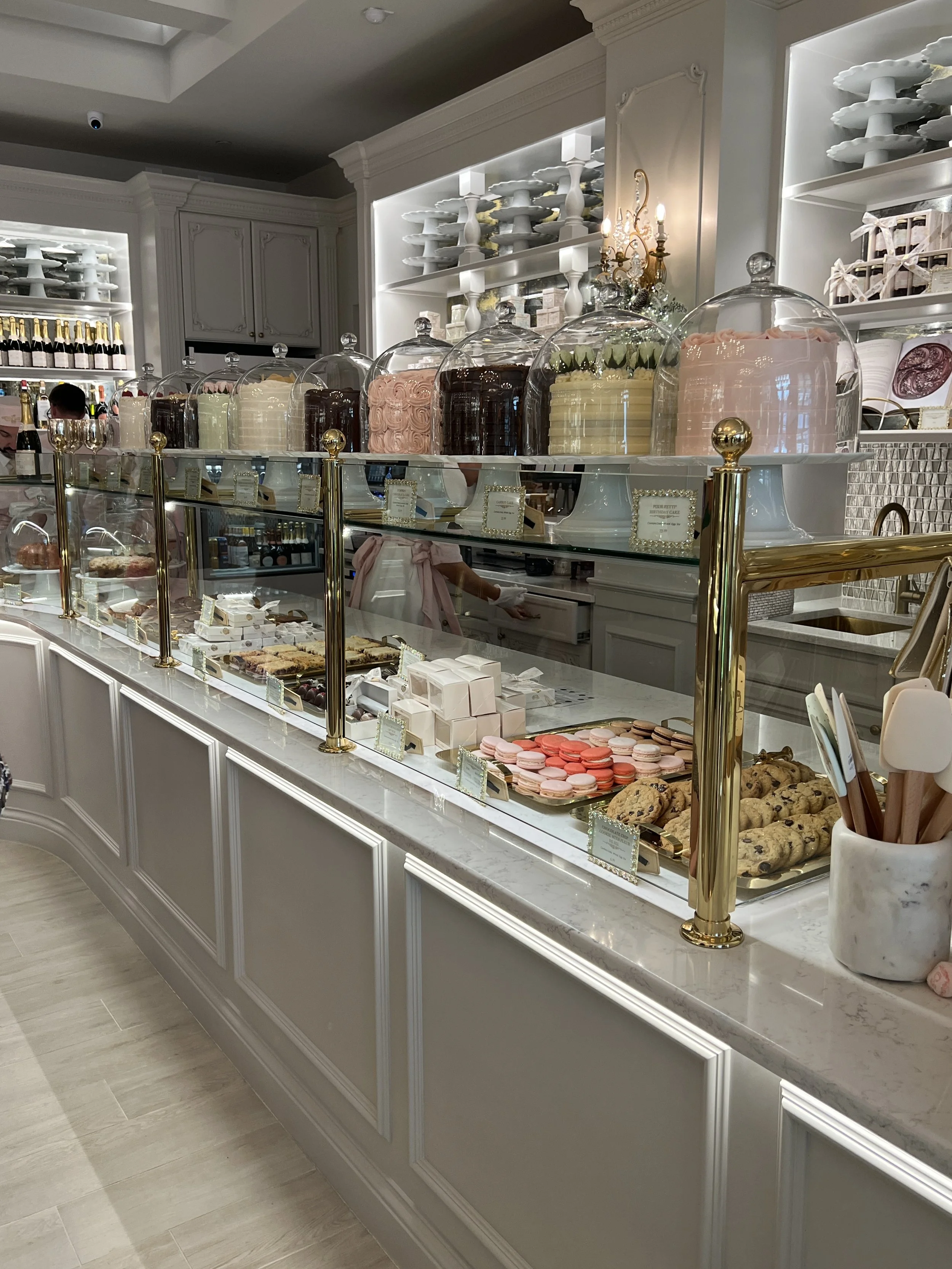 cake bake shop orlando - inside display of cakes and cookies