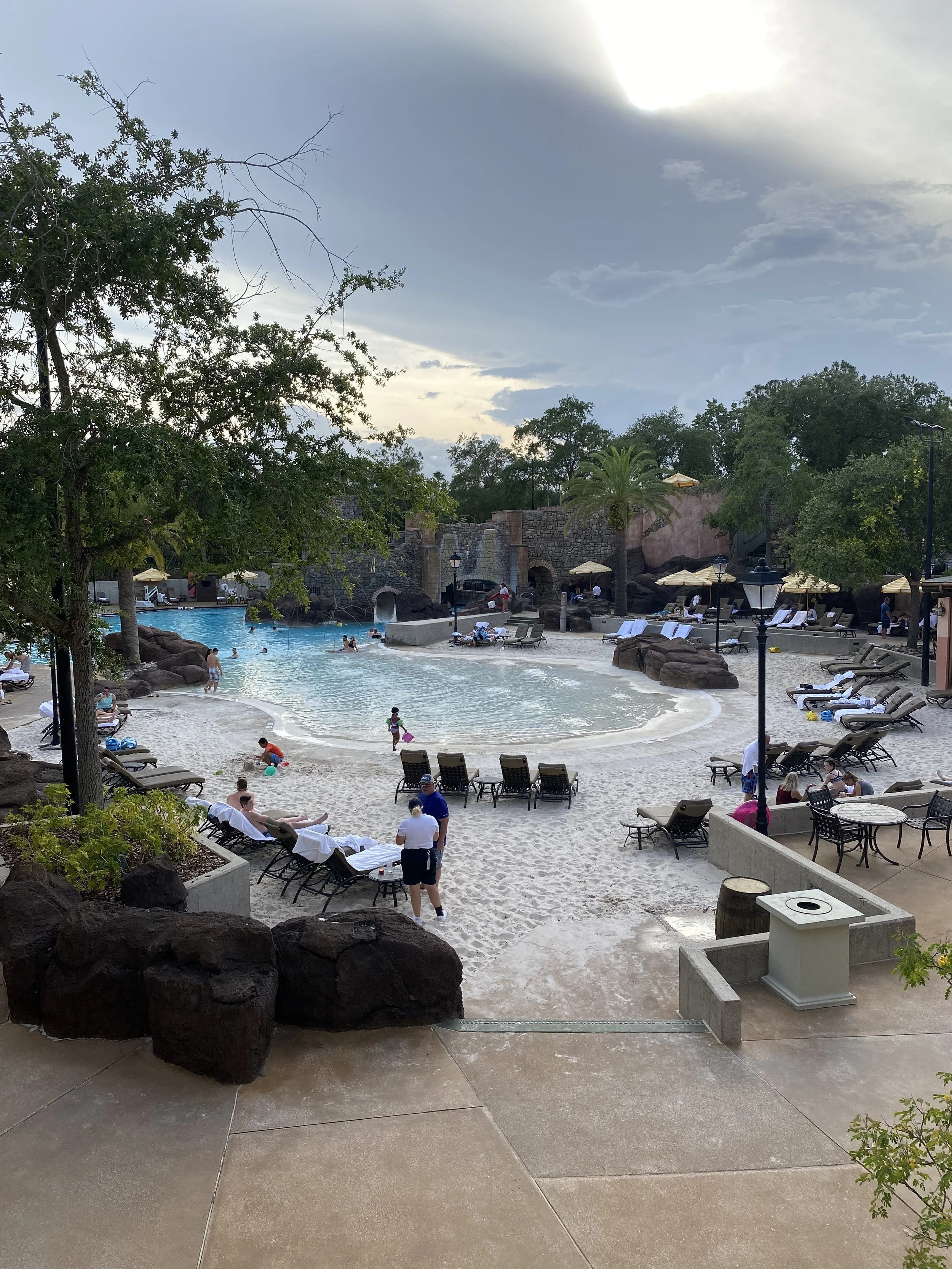 pool at portofino bay hotel universal orlando