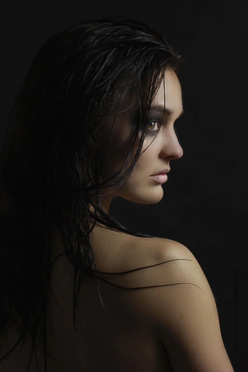 mel grungy profile.jpg