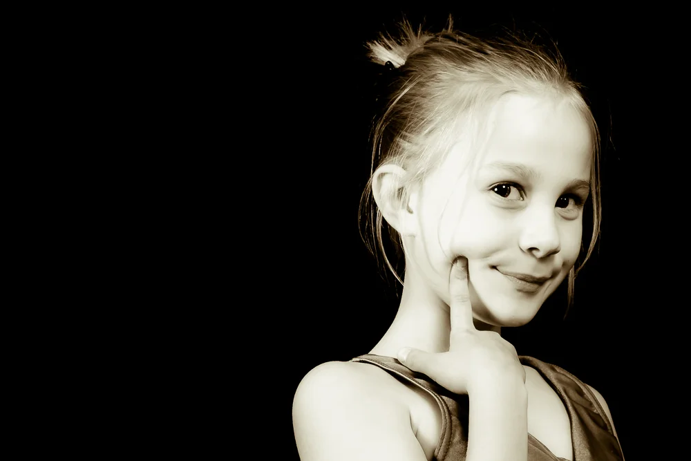 Girl posed, 9