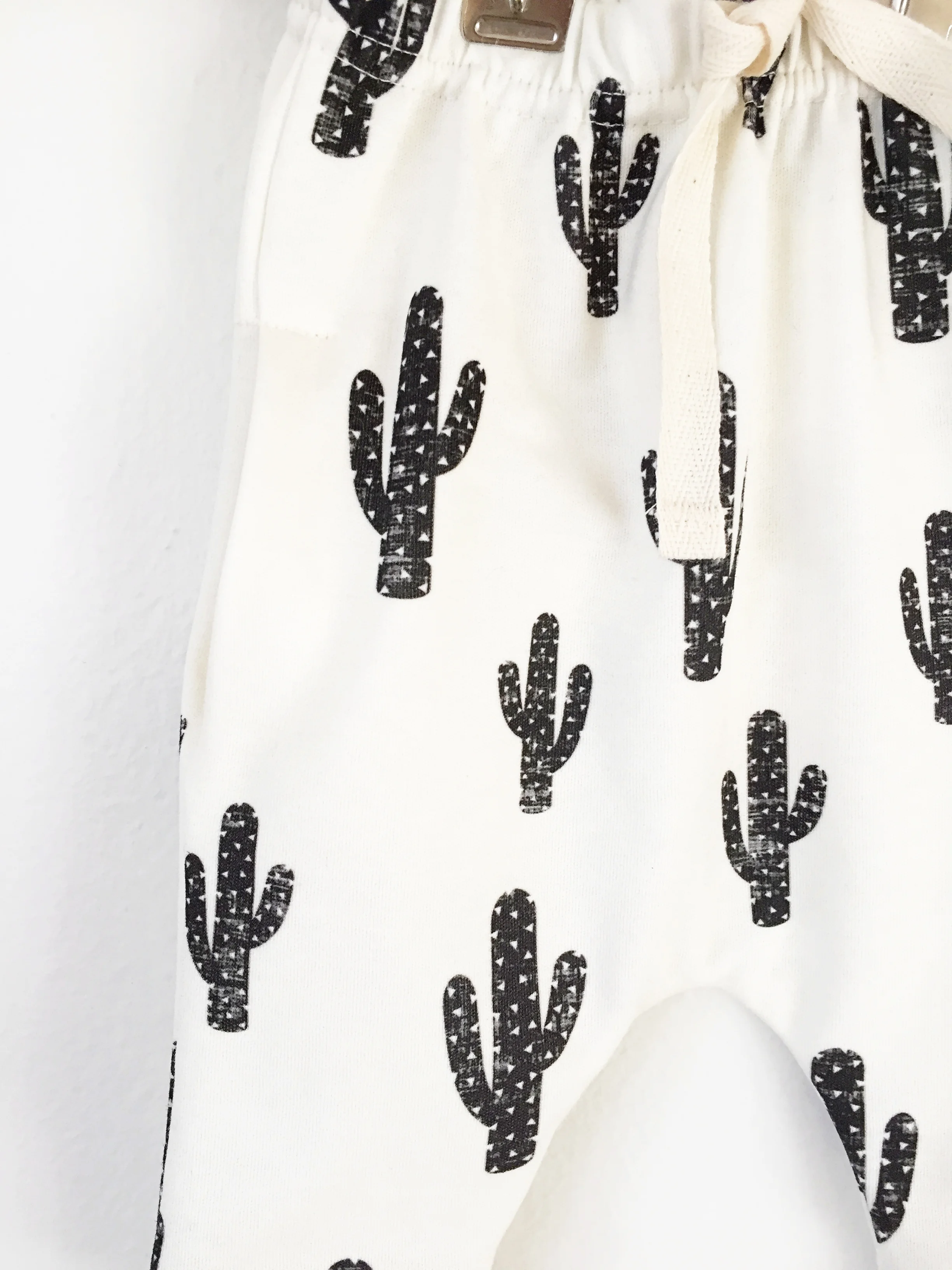 cactus leggings 2.jpg