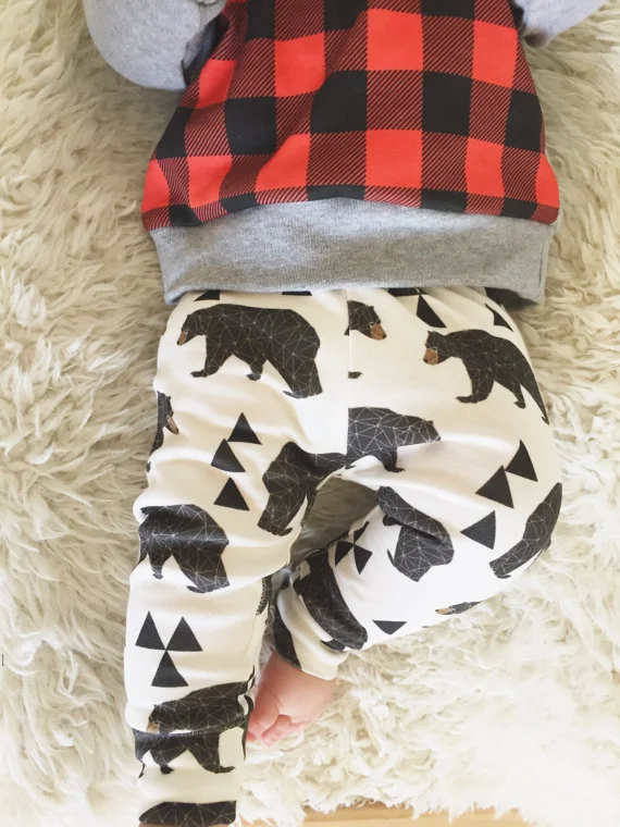 organic baby leggings // geometric bears