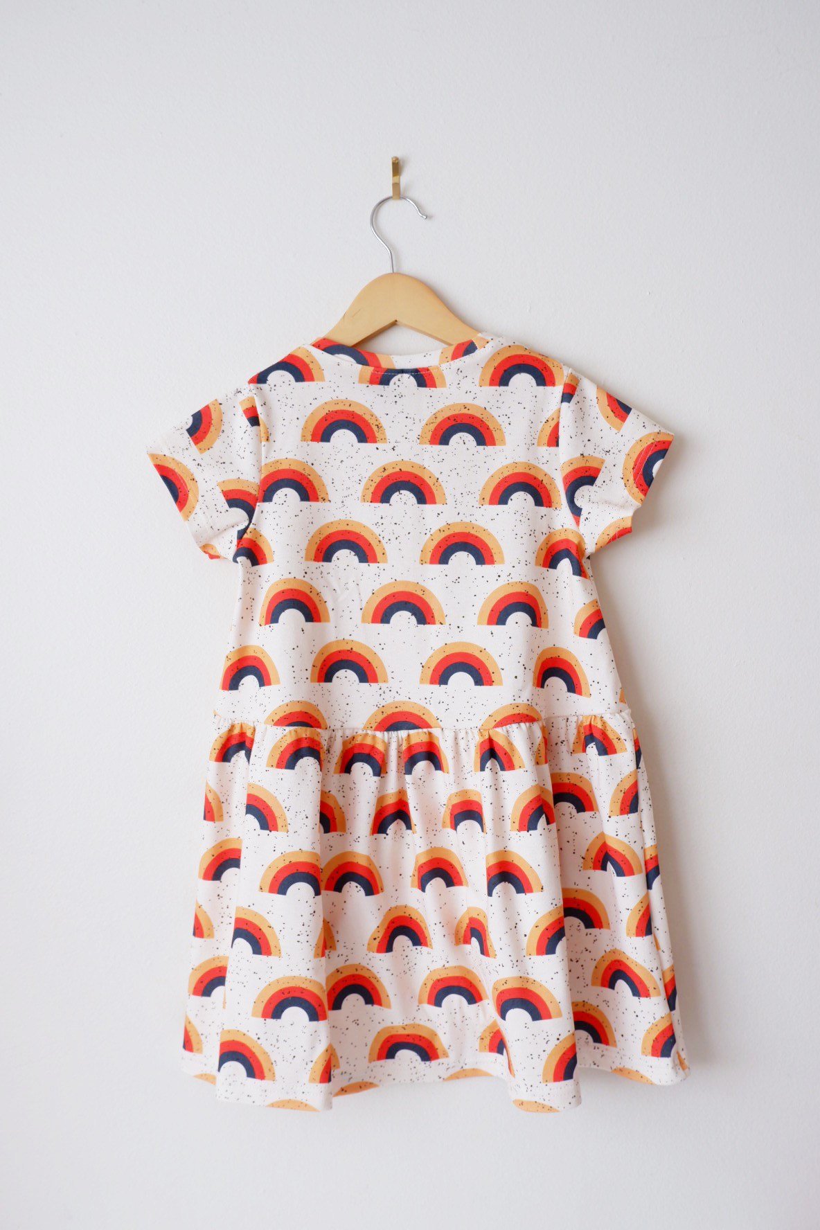 short sleeve dress // rainbow  Lola & Stella