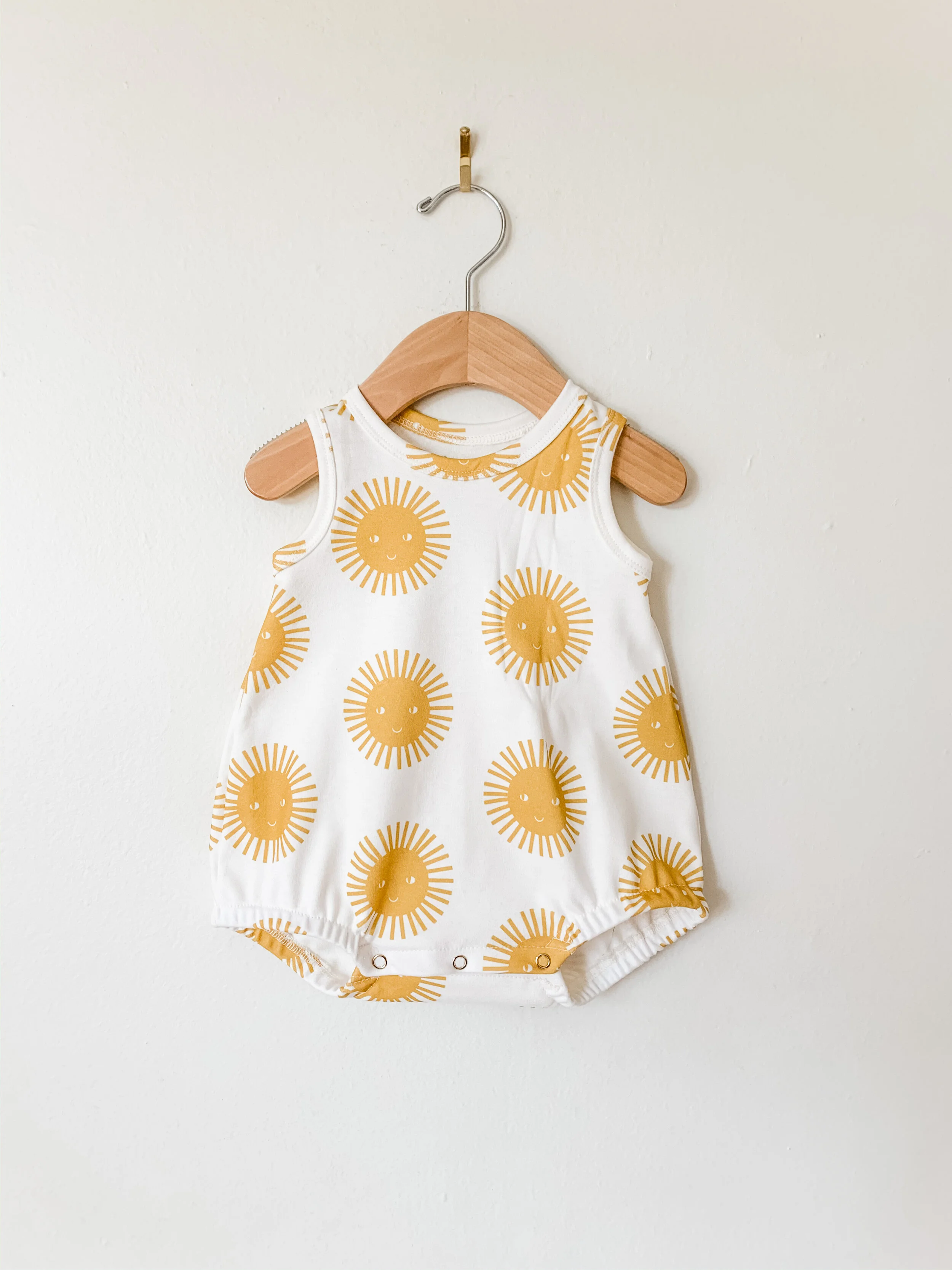 E04A9EE7-FA04-43EB-8F45-309D0EA92D0E