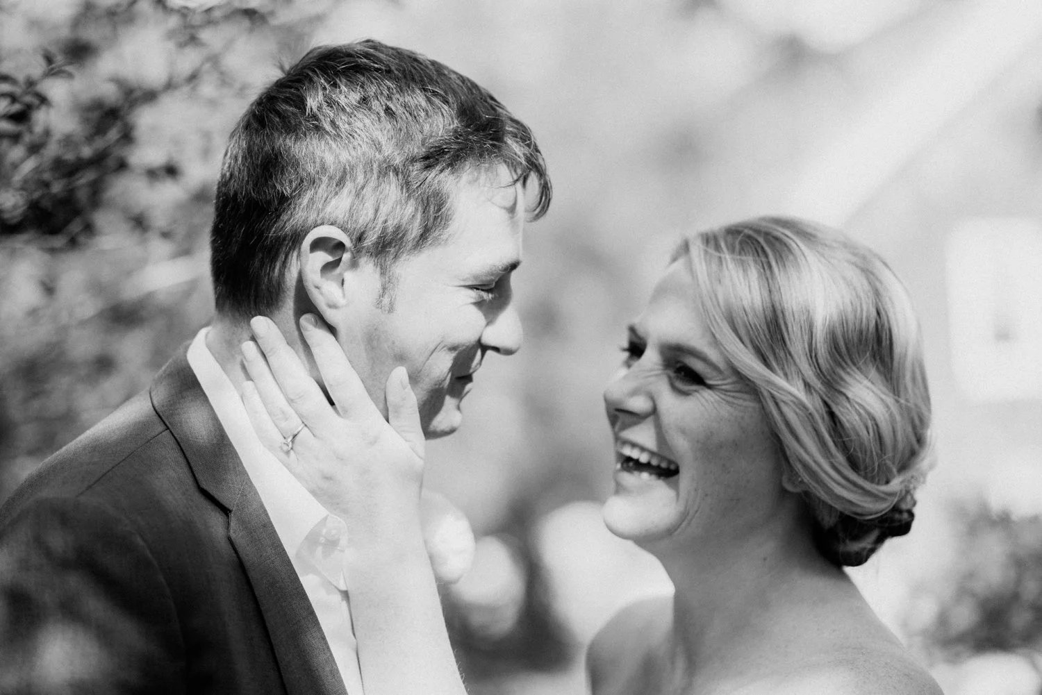 philadelpia-new-jersey-wedding-photographer-beach-backyard-stringlights-fun_0284.jpg