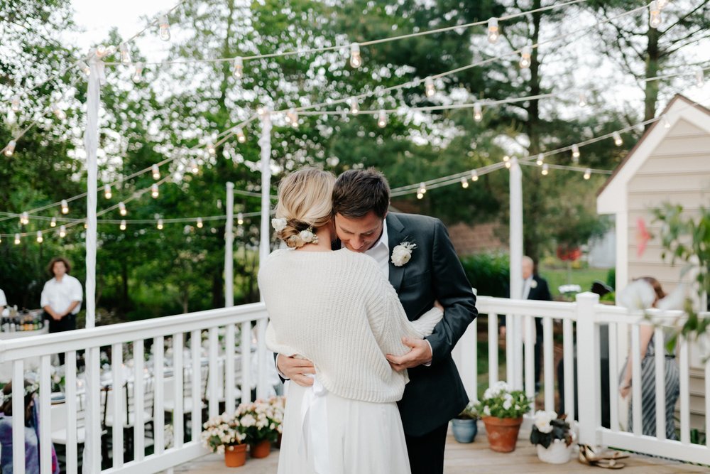 philadelpia-new-jersey-wedding-photographer-beach-backyard-stringlights-fun_0316.jpg