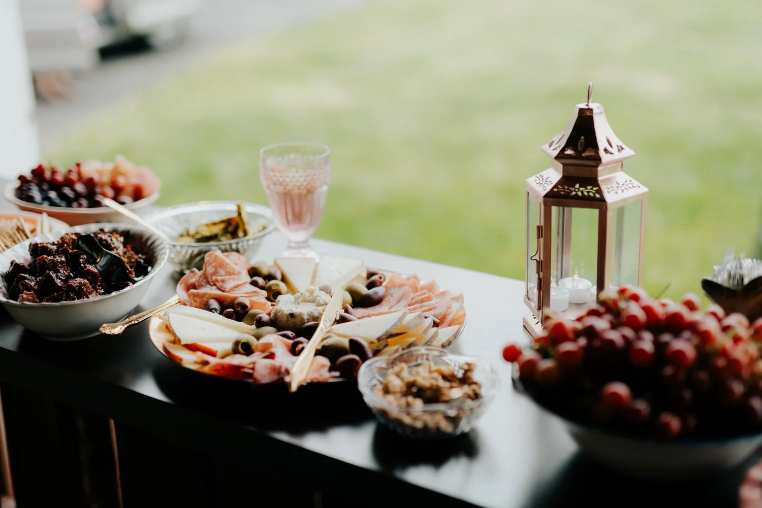 philadelpia-new-jersey-wedding-photographer-moody-reception-design-details-placesetting_0350.jpg