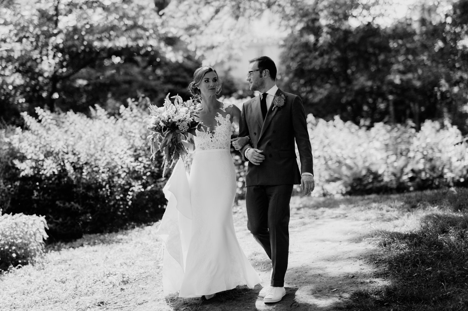 philadelpia-new-jersey-wedding-photographer-moody-reception-design-details-cityscape_0456.jpg