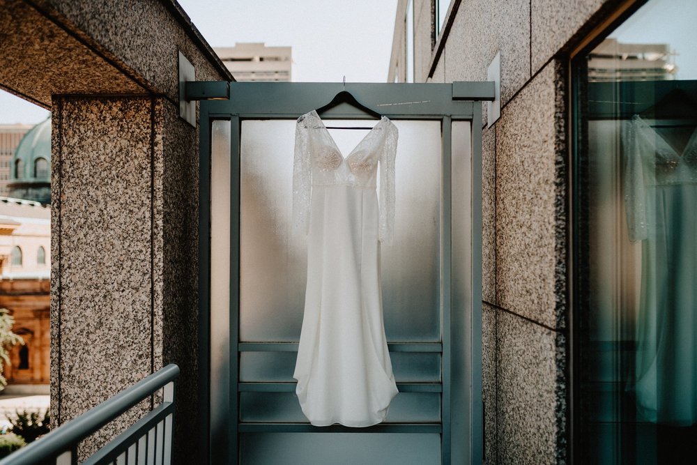 Modern Philadelphia Wedding with a Traditional Tea Ceremony and other Asian Traditions with Glamorous Portraits