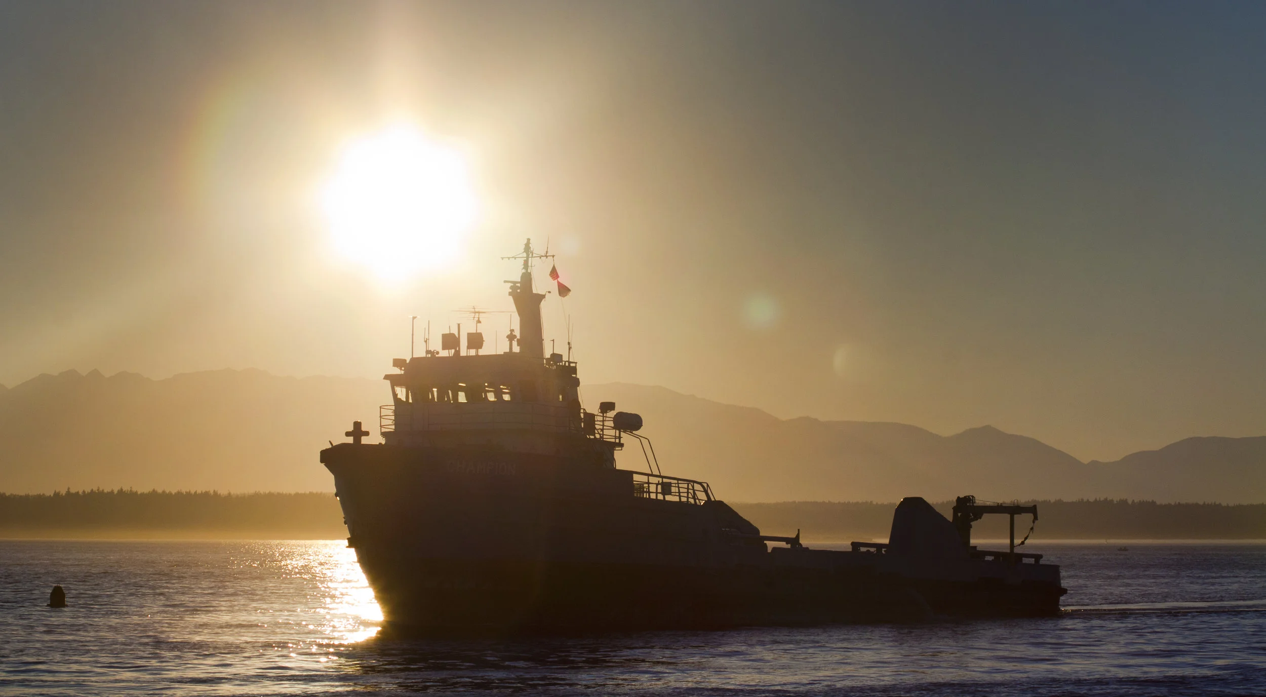 heavy tug boat seattle.jpg