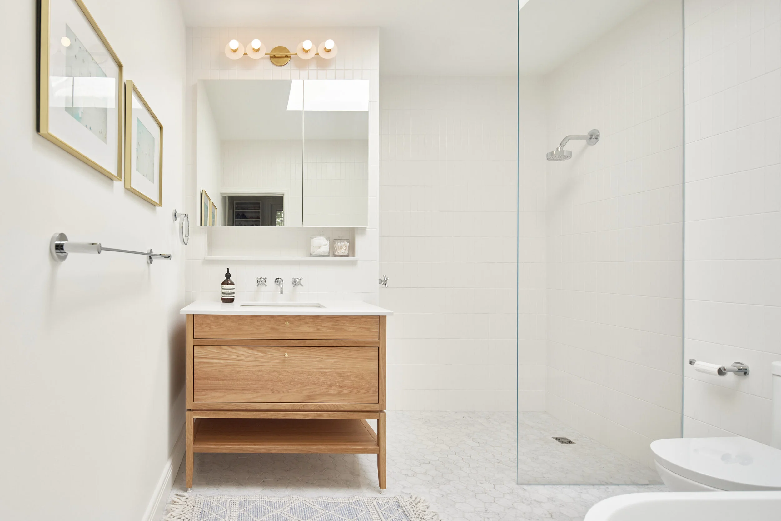 Vue globale de la salle de bain des maitres