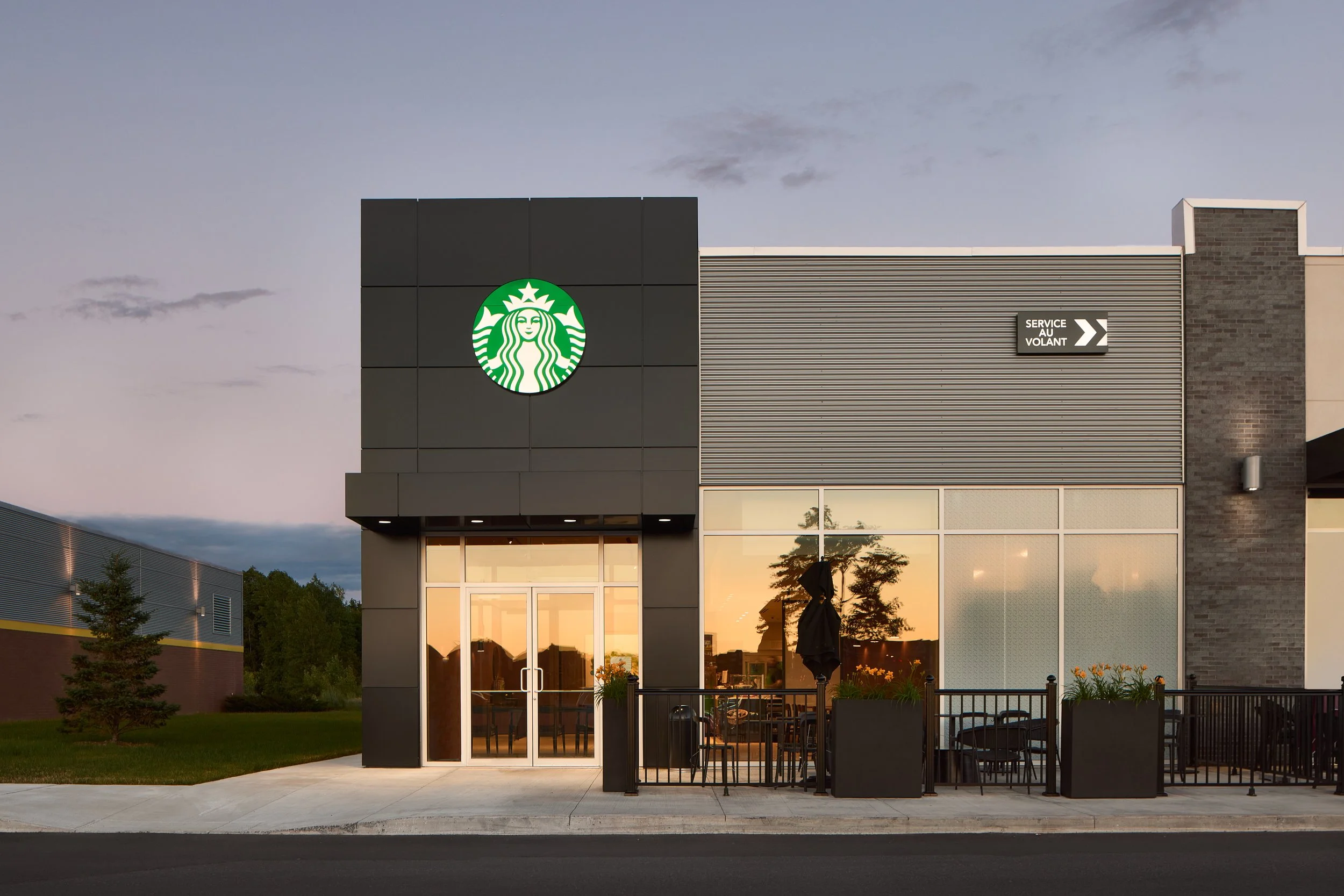 Starbuck_Brossard_7291MID.jpg