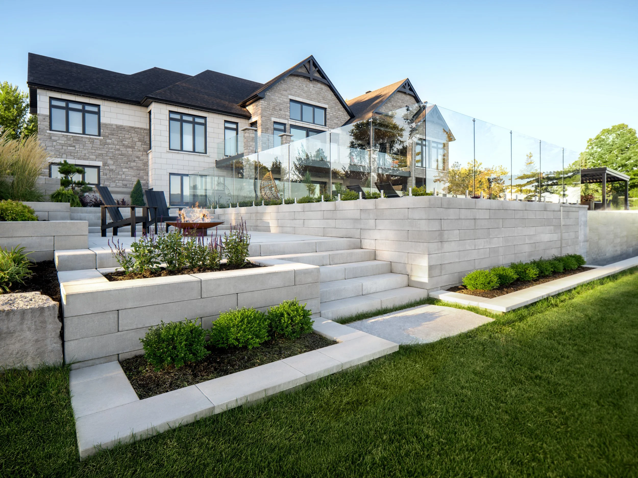 2023-CA149 Para,Blu Smooth,Raffinato step wall - L Orignal ONFrontWest_5787Web.jpg