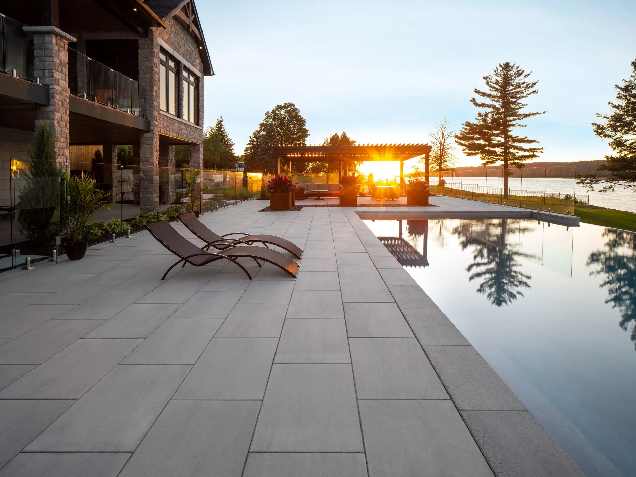 2023-CA149 Para,Blu Smooth,Raffinato step wall - L Orignal ONFrontWest_0150Web.jpg