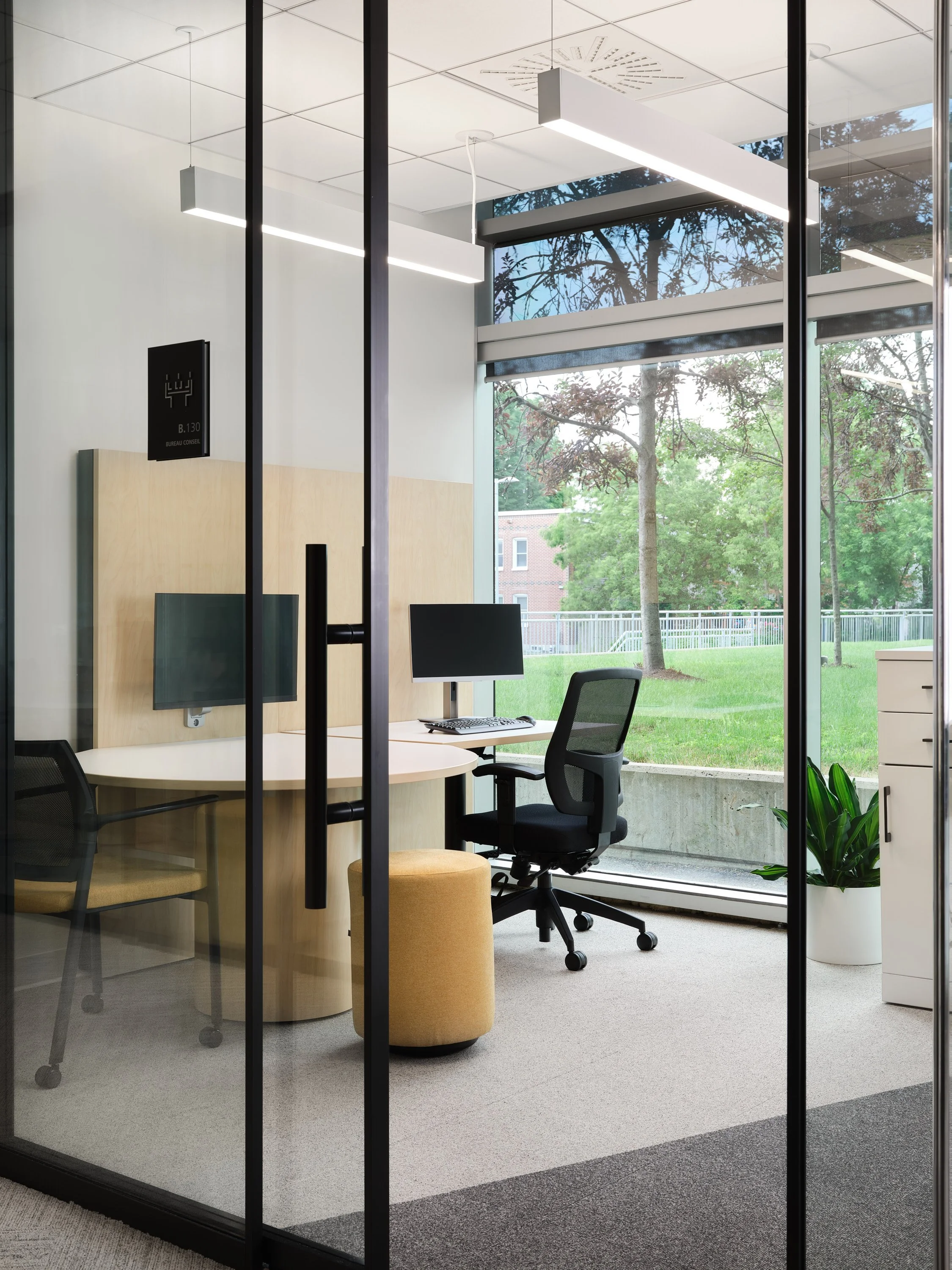 Desjardins Granby - Architecture et Design par MUUK Architecture  Aedifica 