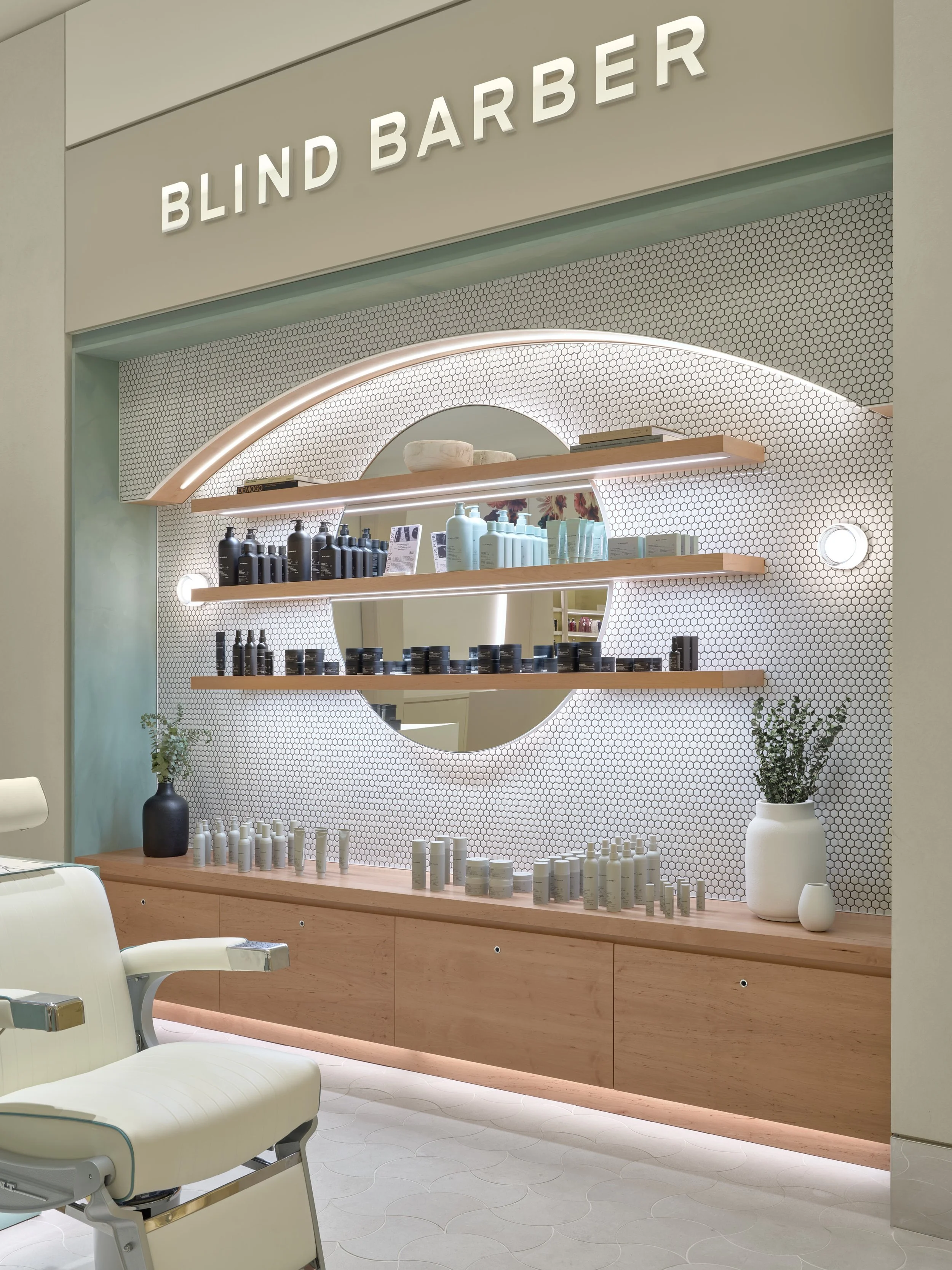 Blind_Barber_RoyalMount_26133_Web.jpg