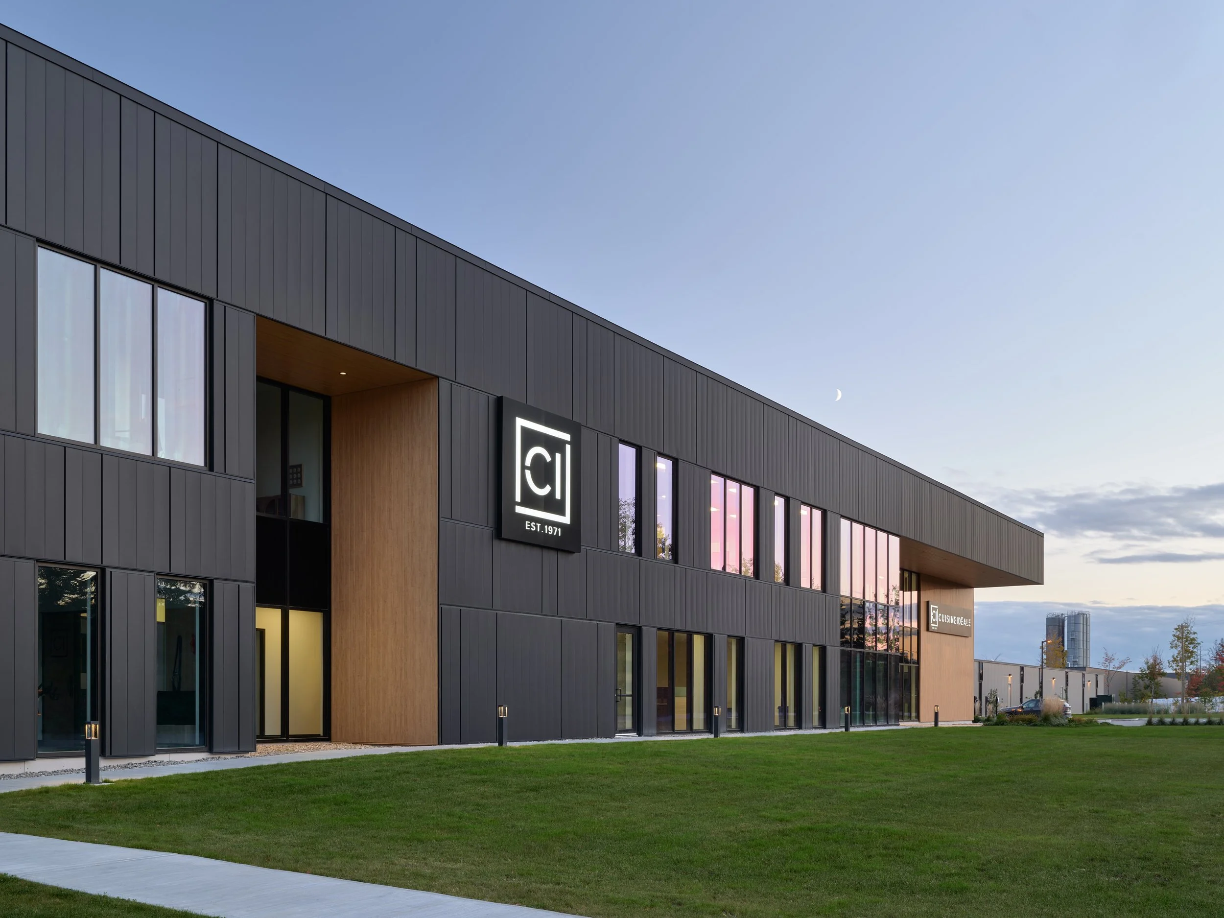 EmptyName 33_Web 1.jpg