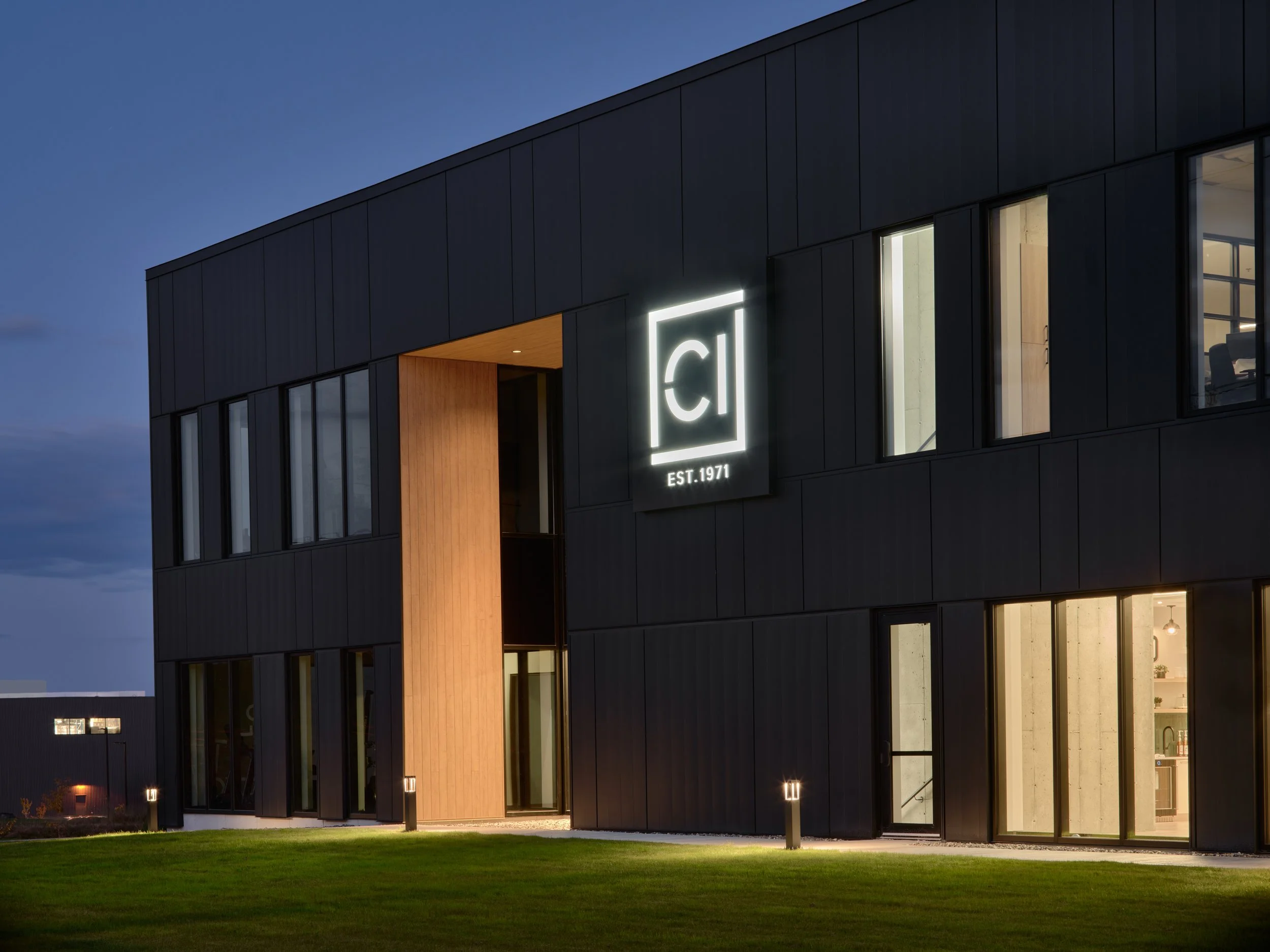 EmptyName 1_Web 1.jpg