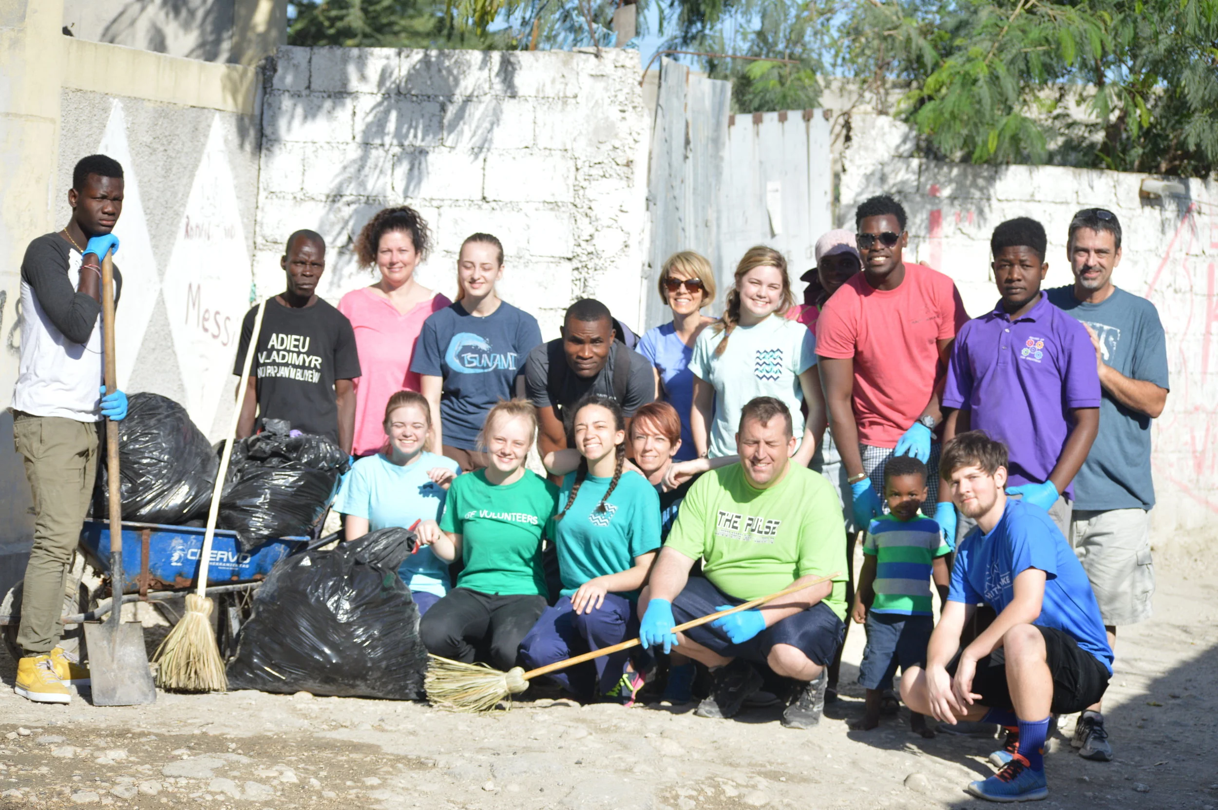 group cleanup crew.JPG