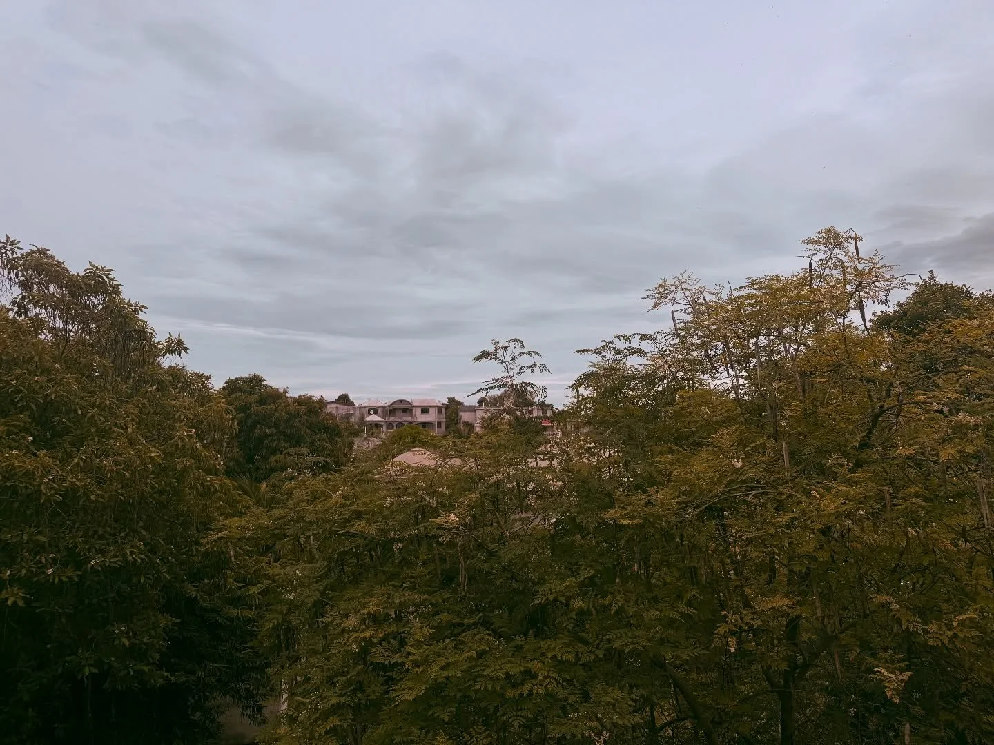 Good morning, friends!
Due to the current weather conditions in Haiti, we would like to inform you that all our activities for today have been canceled.
We truly appreciate your prayers for Haiti, especially for our communities in Cazeau and Caradeux