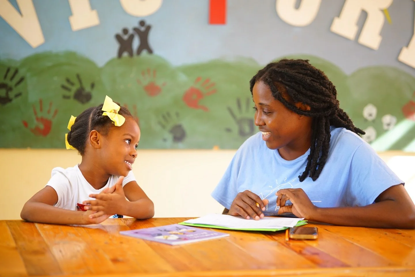 Today marks our last English class of the semester, and our students are taking their semester exam. We&rsquo;re proud of how far they&rsquo;ve come!

#haiti #haitiawake #gospel #hope #relationships #glwapoubondye