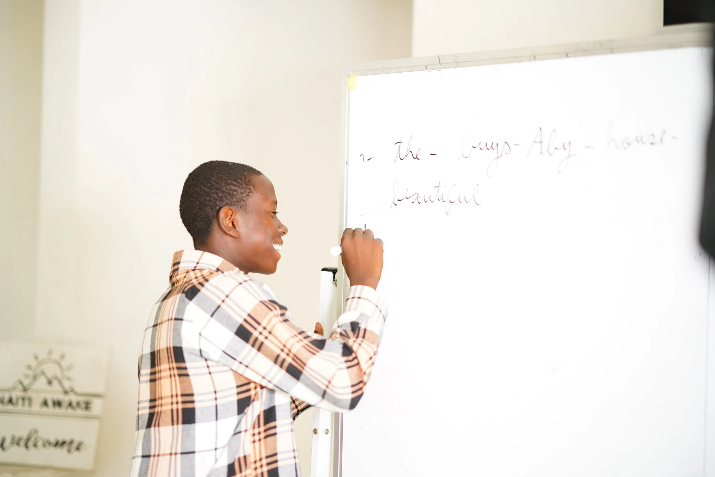 Education is the ability to listen to almost anything without losing your temper or your self-confidence. Robert Frost 

#haiti #haitiawake #gospel #hope #relationships