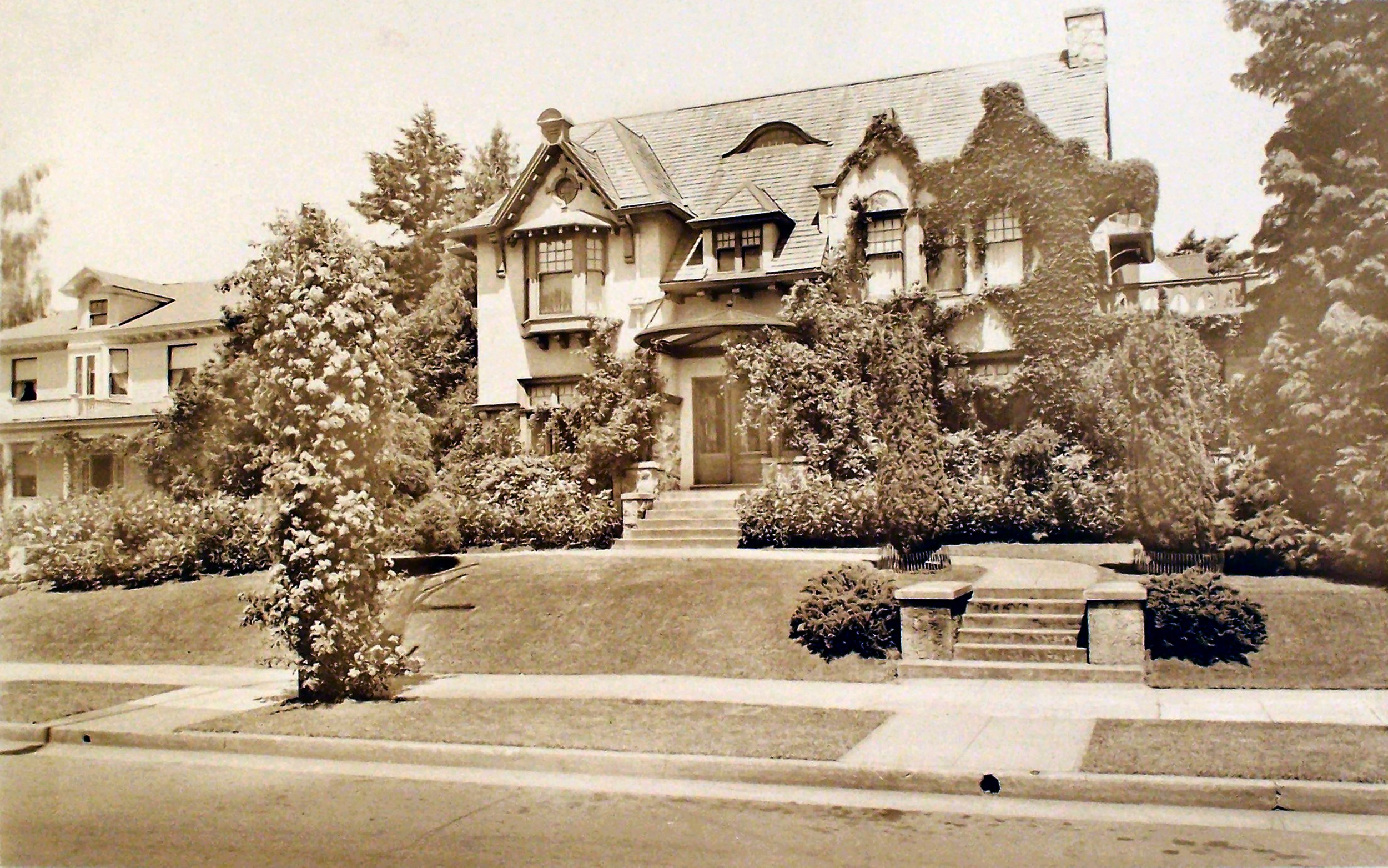  The James &amp; Mary Costello house, 2043 NE Tillamook. Joseph Jacobberger architect.&nbsp; Photo ca. 1920.&nbsp; 