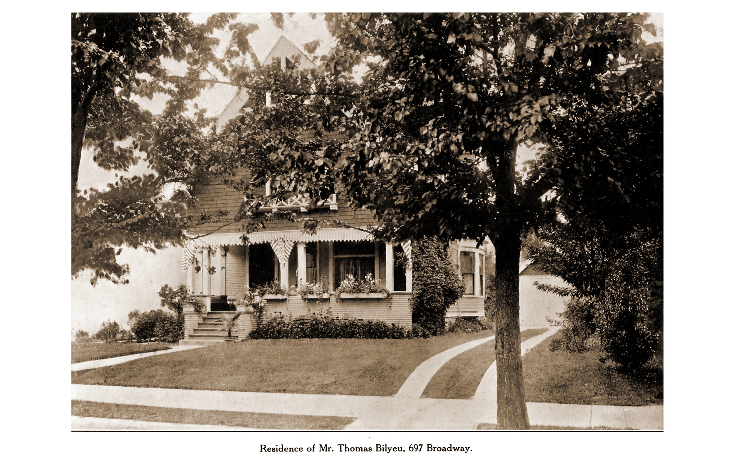  This home recalls a time when Broadway was still a partially residential street.&nbsp; Photo ca. 1911. 